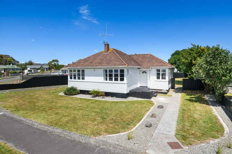 Photo of property in 34 Clyde Crescent, Roslyn, Palmerston North, 4414