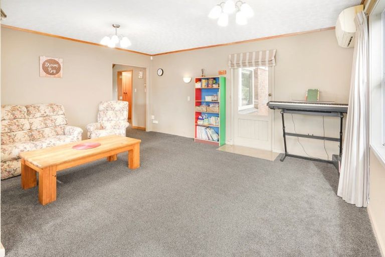 Photo of property in 22 Chedworth Avenue, Chedworth, Hamilton, 3210