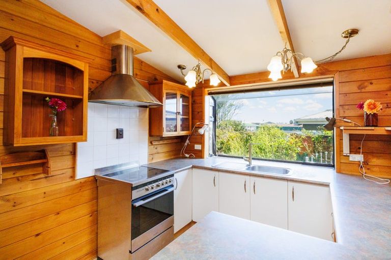 Photo of property in 1 Peter Hall Drive, Kelvin Grove, Palmerston North, 4414