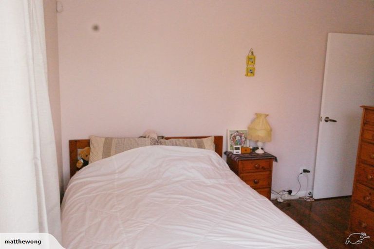 Photo of property in 2/28 Coroglen Avenue, Birkenhead, Auckland, 0626