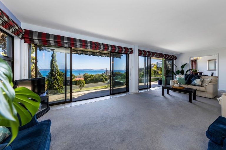 Photo of property in 27 De Luen Avenue, Tindalls Beach, Whangaparaoa, 0930