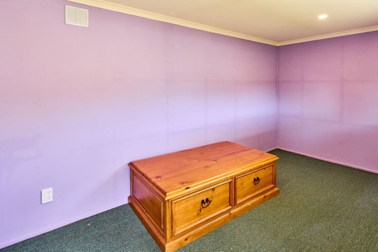 Photo of property in 15b Florio Terrace, Tawa, Wellington, 5028