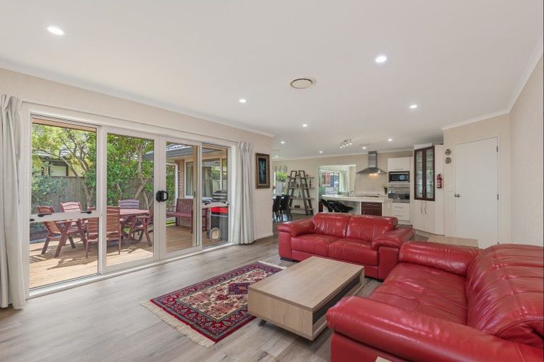 Photo of property in 158 Ruapehu Drive, Fitzherbert, Palmerston North, 4410