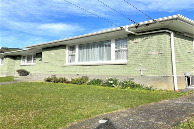 Photo of property in 12/11 Glen Alice Grove, Naenae, Lower Hutt, 5011
