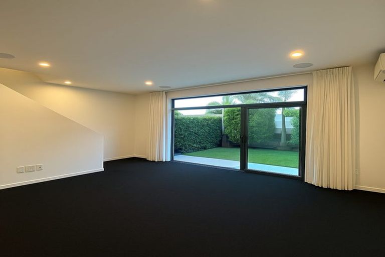 Photo of property in 7/50 Ocean View Road, Northcote, Auckland, 0627
