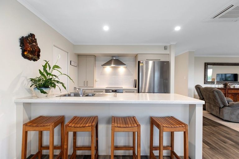 Photo of property in 2 Dayna Avenue, Ohauiti, Tauranga, 3112