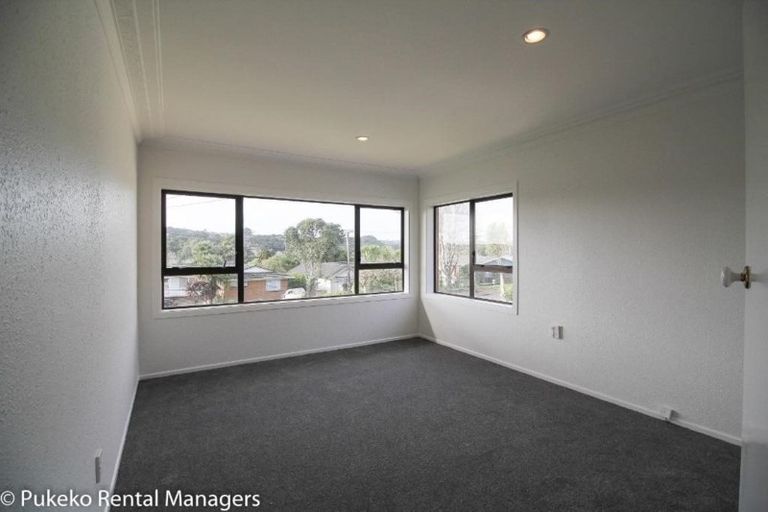 Photo of property in 19 Lynmore Drive, Hillpark, Auckland, 2102