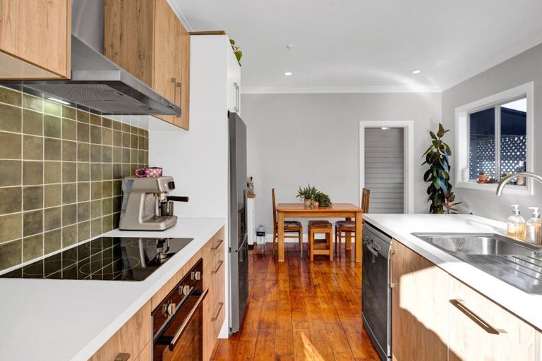 Photo of property in 45 Vogel Street, Hawera, 4610