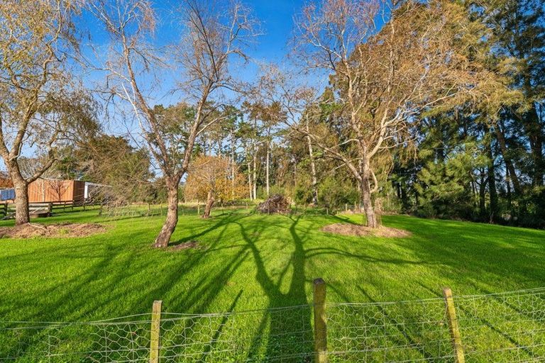 Photo of property in 2312 State Highway 16, Helensville, 0875