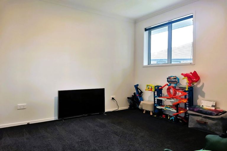 Photo of property in 12 Saint Michael Crescent, One Tree Point, 0118