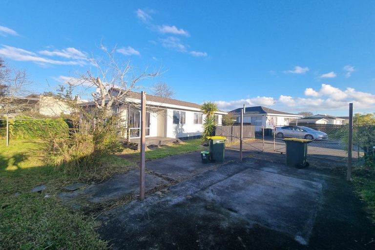 Photo of property in 2/14 Trimdon Street, Randwick Park, Auckland, 2105