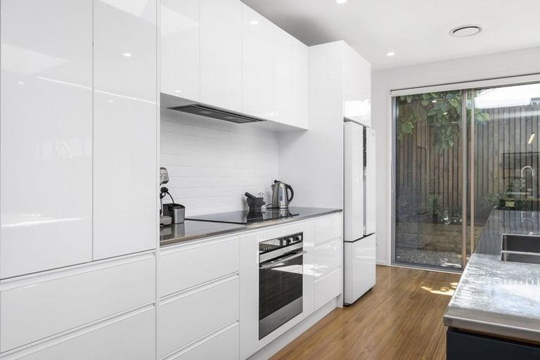 Photo of property in 34 Seaview Terrace, Kew, Dunedin, 9012