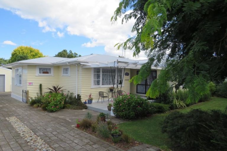 Photo of property in 3 Mathew Street, Dannevirke, 4930