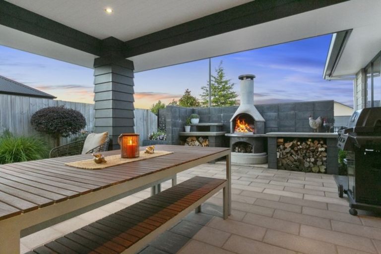 Photo of property in 33 Tulip Drive, Cambridge, 3434