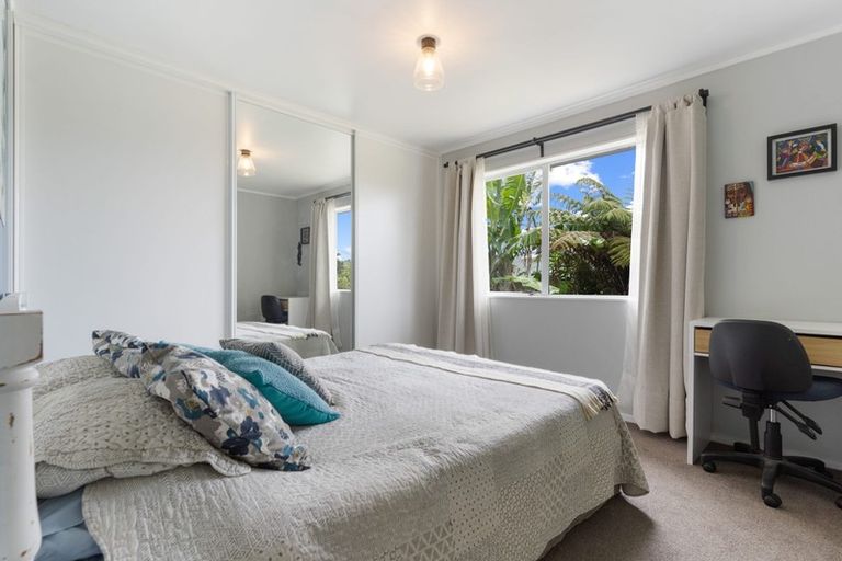 Photo of property in 15 Arde Place, Massey, Auckland, 0614