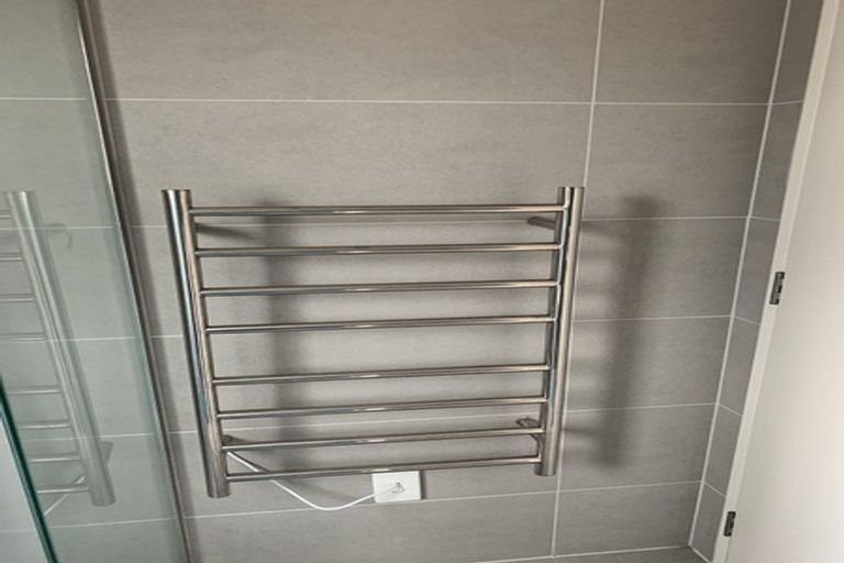 Photo of property in 73 Tamahere Drive, Glenfield, Auckland, 0629