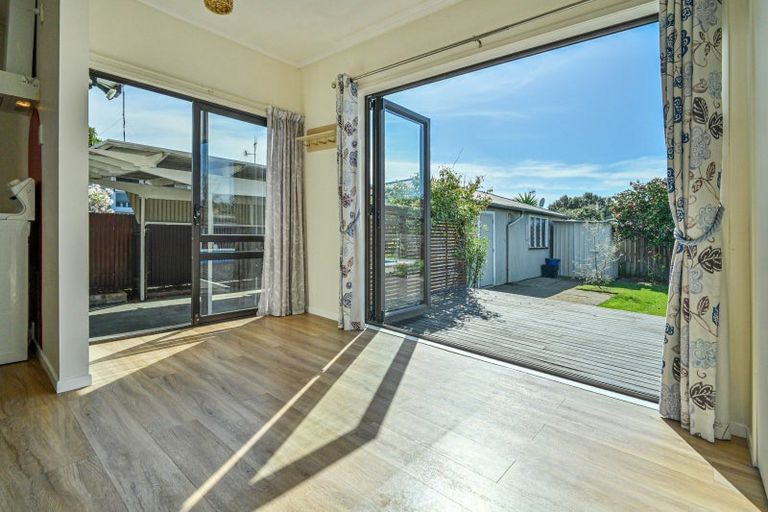 Photo of property in 807 Oxford Street, Saint Leonards, Hastings, 4120