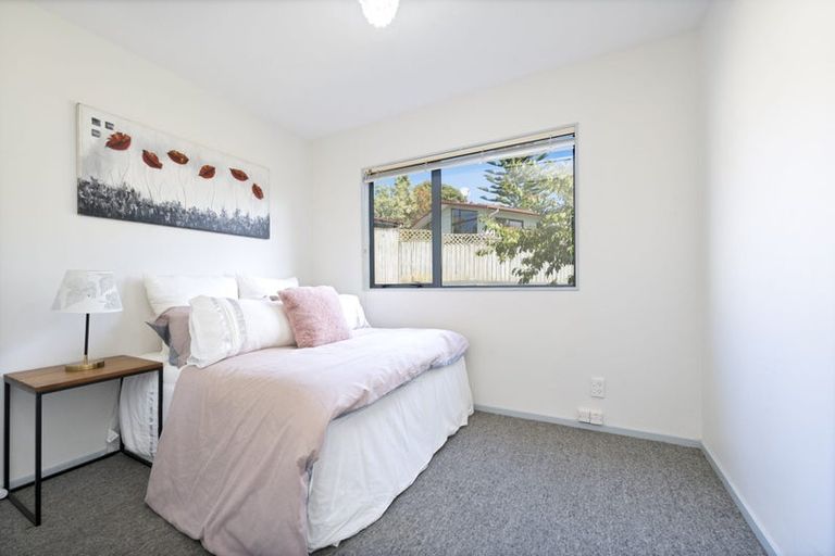 Photo of property in 5 Parrs Cross Road, Henderson, Auckland, 0612
