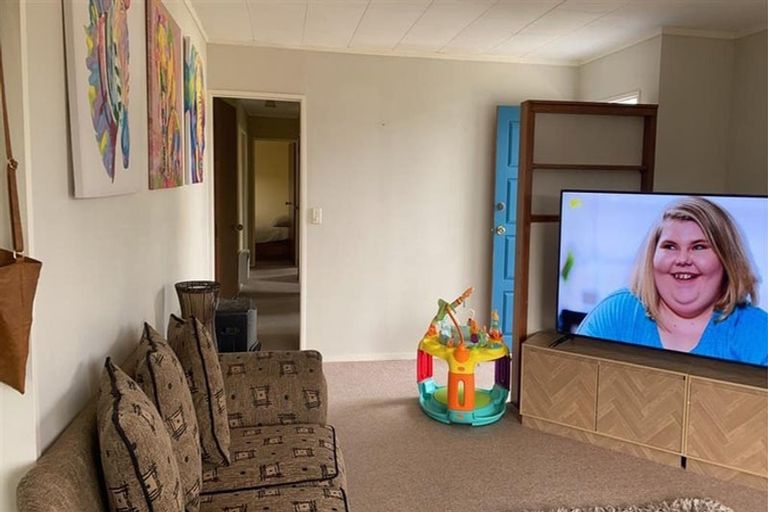 Photo of property in 3 Atarau Grove, Paraparaumu, 5032