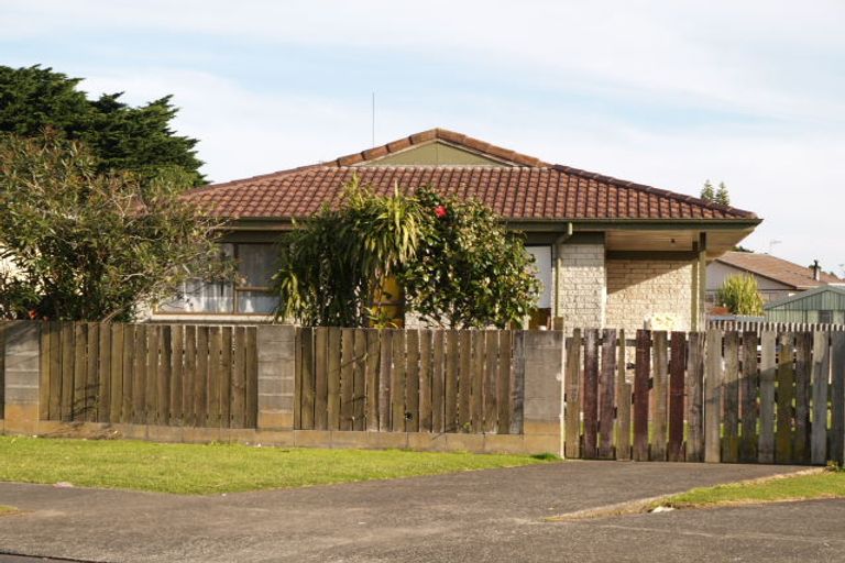 Photo of property in 6 Chelburn Crescent, Mangere East, Auckland, 2024