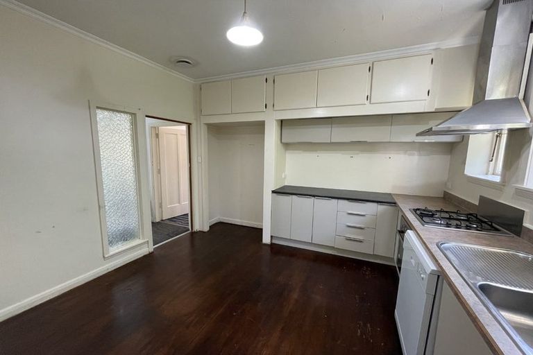 Photo of property in 38 Sunshine Avenue, Karori, Wellington, 6012