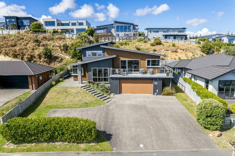 Photo of property in 22 Ships Cove, Whitby, Porirua, 5024