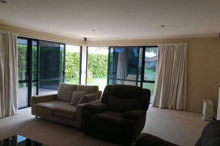 Photo of property in 4 Lilybank Crescent, East Tamaki, Auckland, 2013