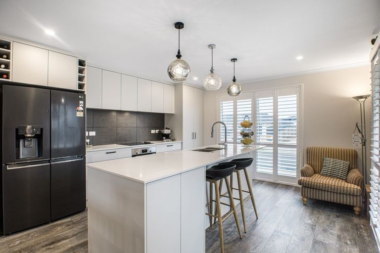 Photo of property in 8 Tahuna Minhinnick Drive, Glenbrook, Waiuku, 2681