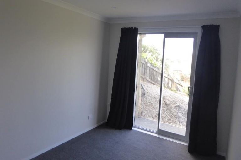 Photo of property in 20c Chetwode Grove, Newlands, Wellington, 6037