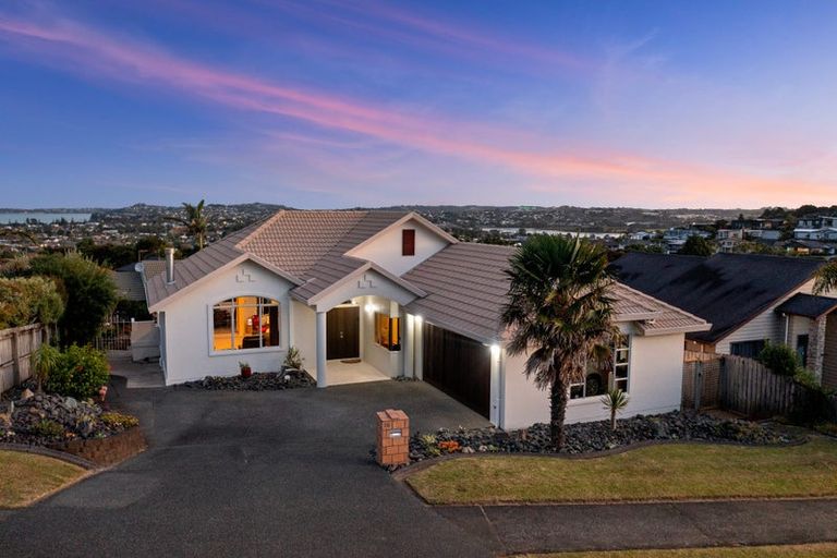 Photo of property in 26 Savoy Road, Orewa, 0931