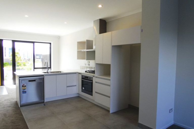 Photo of property in 18 Walter Merton Road, Hobsonville, Auckland, 0616