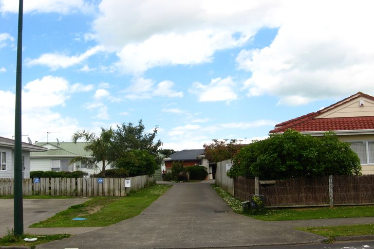 Photo of property in 24 Robert Skelton Place, Clendon Park, Auckland, 2103