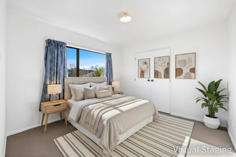 Photo of property in 2/33 Curacao Place, Half Moon Bay, Auckland, 2012
