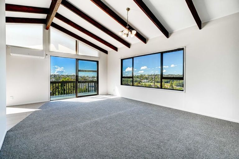 Photo of property in 29 Noeleen Street, Glenfield, Auckland, 0629