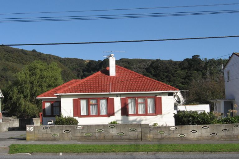 Photo of property in 86 Seddon Street, Naenae, Lower Hutt, 5011