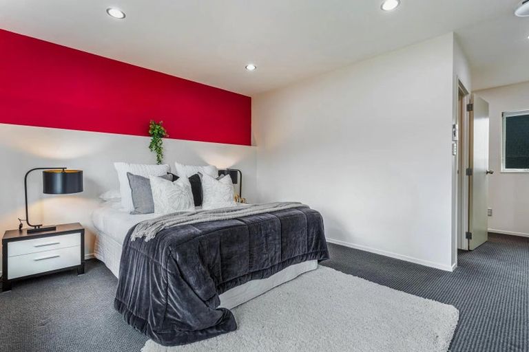 Photo of property in 676a East Coast Road, Pinehill, Auckland, 0630