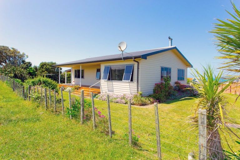 Photo of property in 34 Okiwa Terrace, Waiinu Beach, Whanganui, 4588