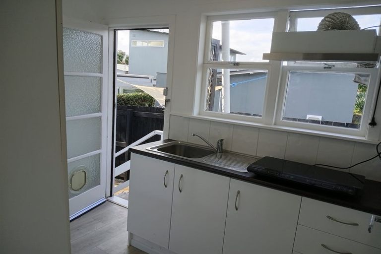 Photo of property in 68 Uxbridge Road, Mellons Bay, Auckland, 2014