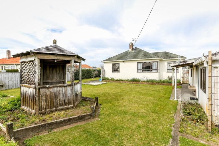 Photo of property in 49 Wrantage Street, Westown, New Plymouth, 4310