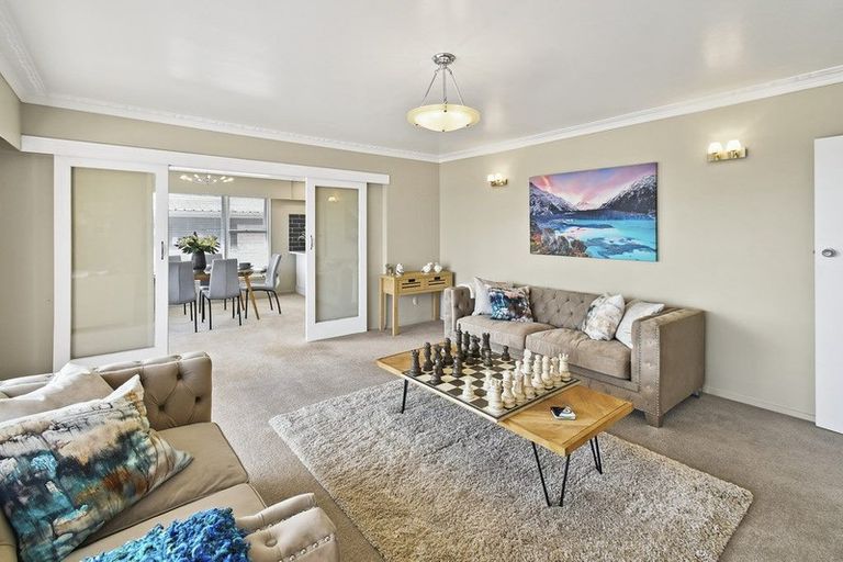 Photo of property in 8 Hamlet Place, Pukekohe, 2120