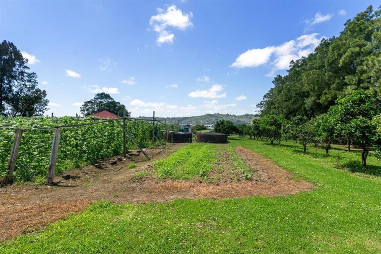 Photo of property in 529 State Highway 16, Kumeu, 0810