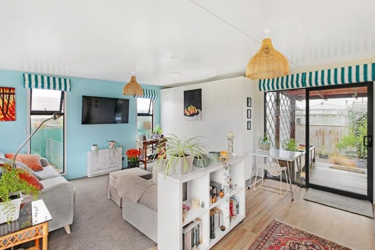 Photo of property in 15a Roore Street, Foxton Beach, Foxton, 4815