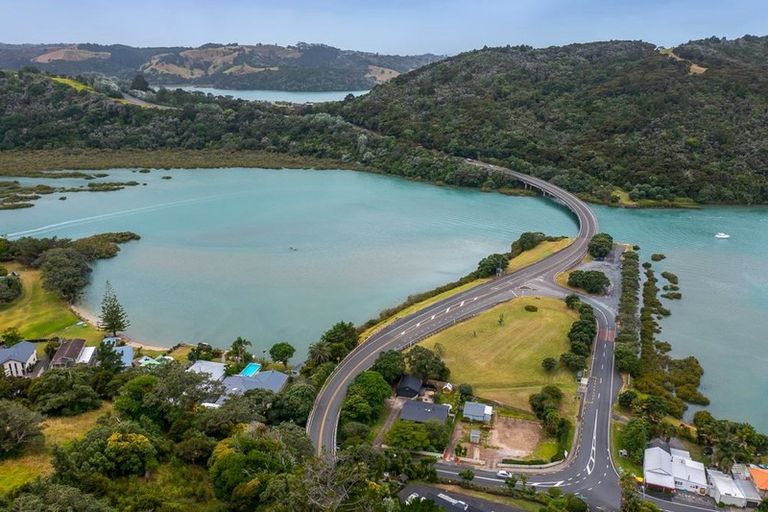 Photo of property in 5 Weranui Road, Waiwera, Orewa, 0994