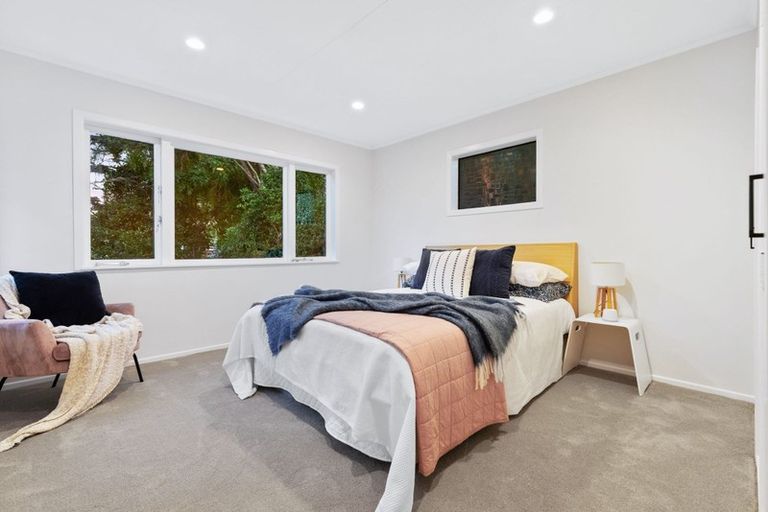 Photo of property in 11 Ranui Station Road, Ranui, Auckland, 0612