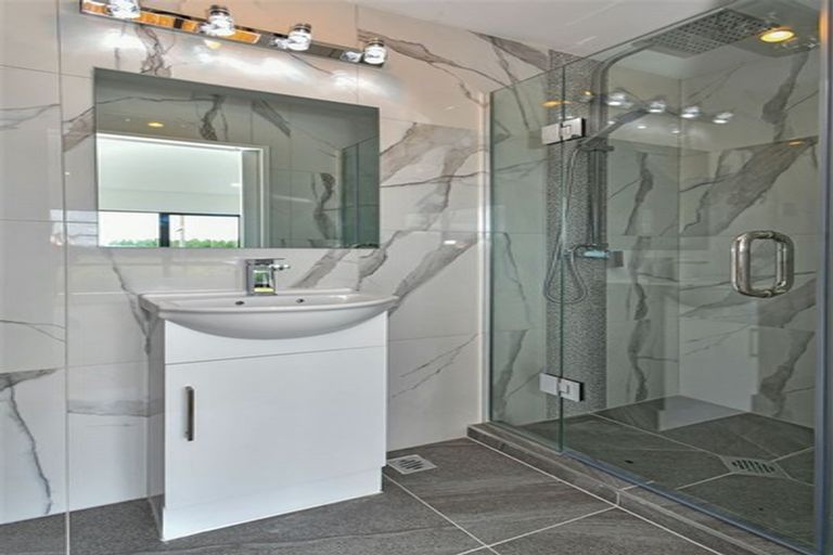 Photo of property in 20a Survila Street, Takanini, 2110