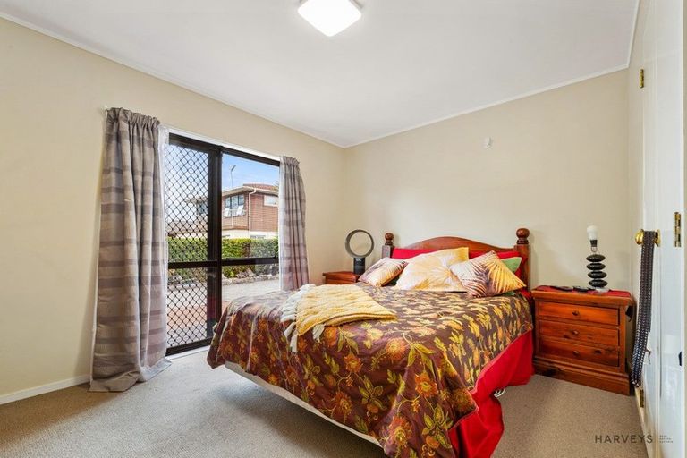 Photo of property in 2/42 Godley Road, Green Bay, Auckland, 0604