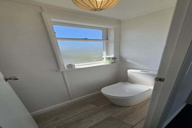 Photo of property in 10 Cook Street, Marfell, New Plymouth, 4310