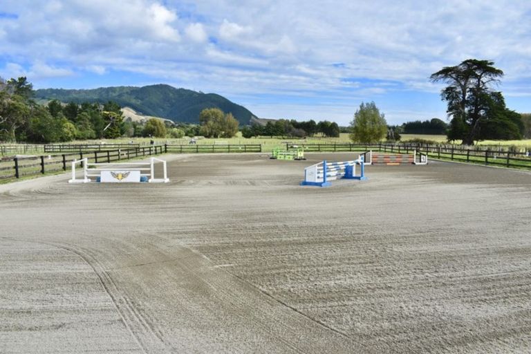 Photo of property in 126 Gear Road, Te Horo, Otaki, 5582