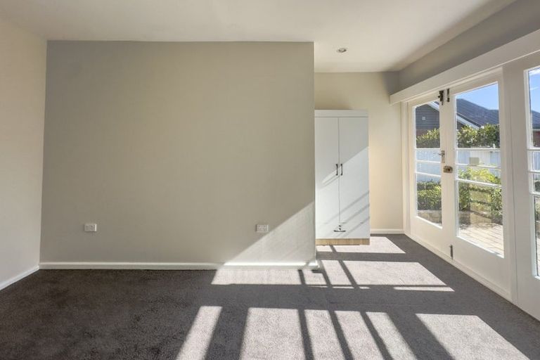 Photo of property in 6 Joyce Crescent, Ilam, Christchurch, 8041