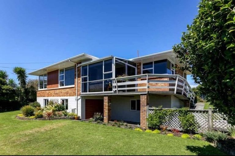 Photo of property in 107 Govett Avenue, Frankleigh Park, New Plymouth, 4310